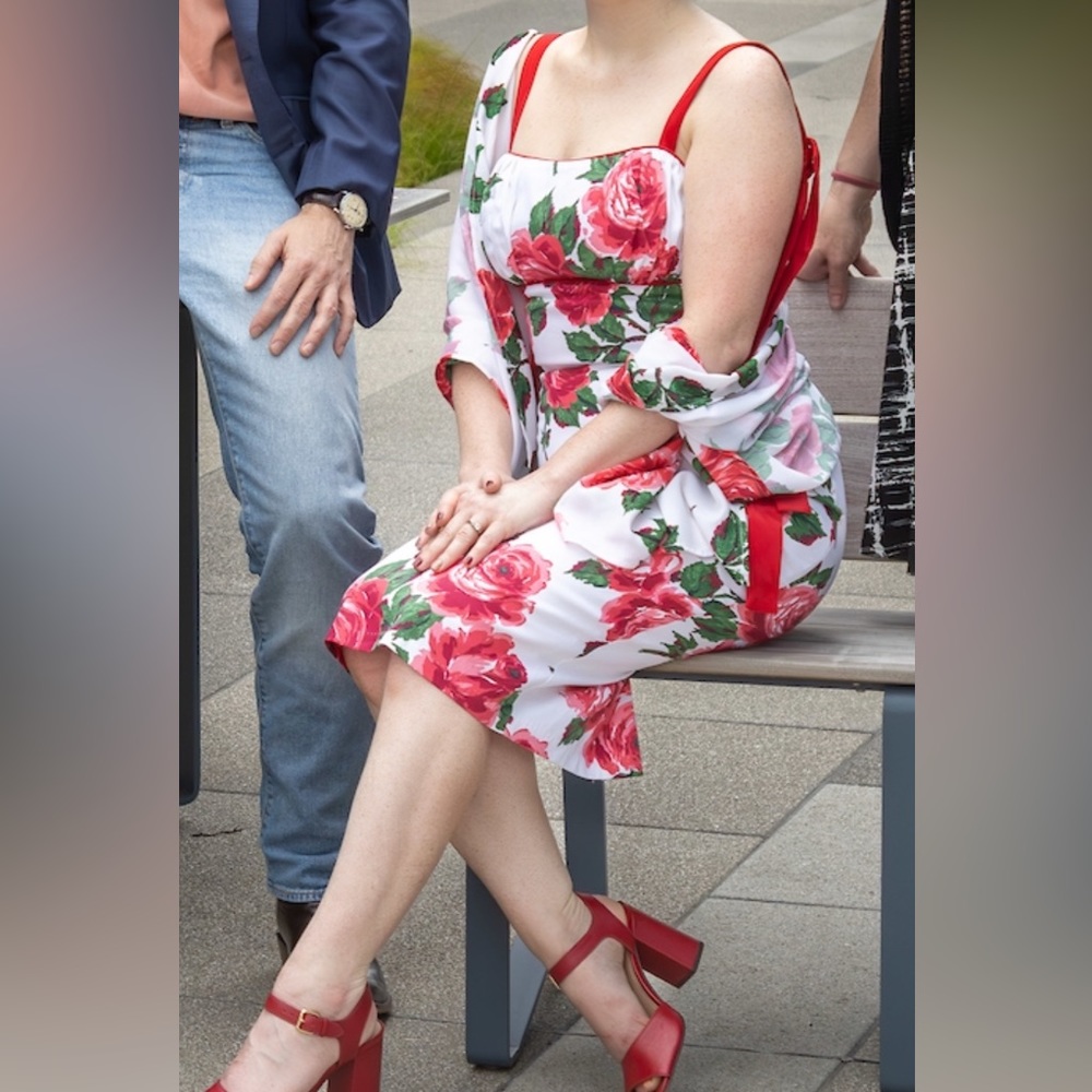 Vixen Red Roses Wiggle
